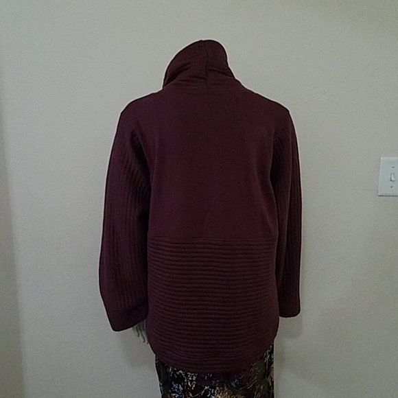 The north face  sweatshirt - Picture 5 of 8